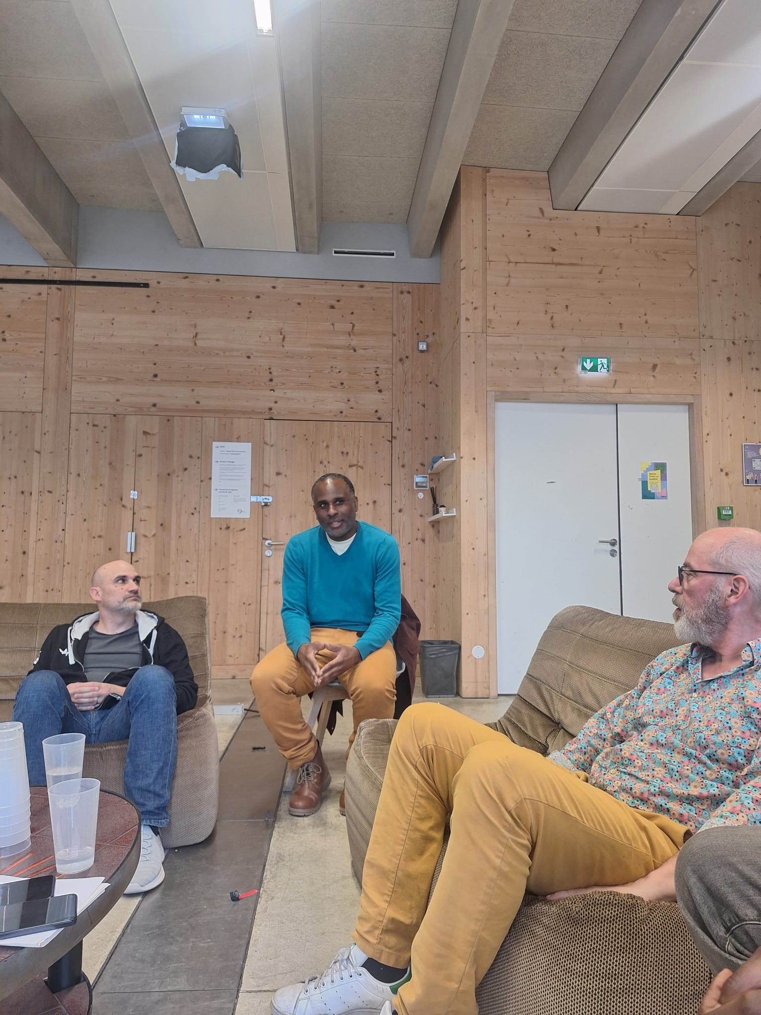 Échange entre participants d'un cercle